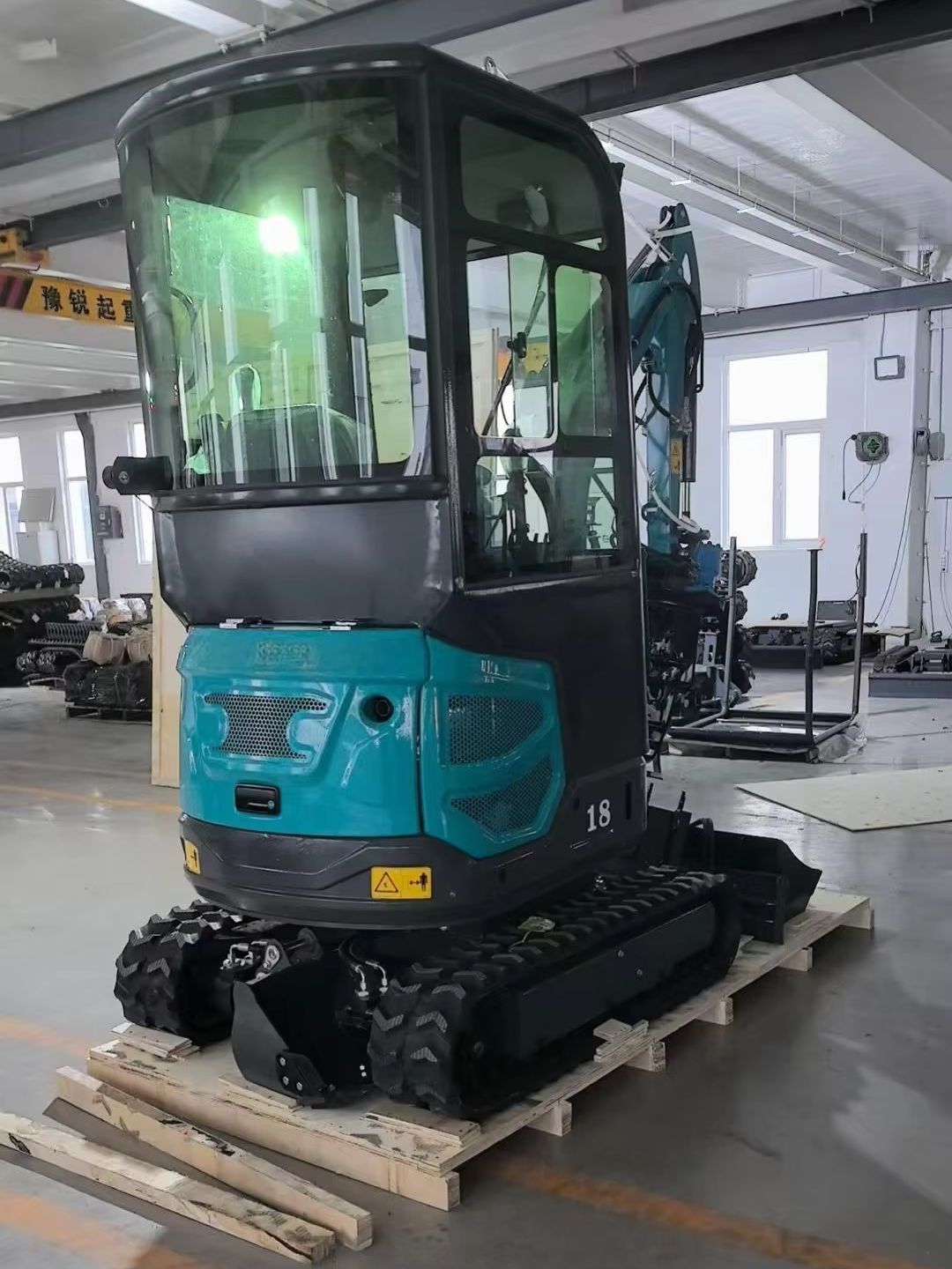 1.8 Ton Mini Excavator with At - Farming Pump For Agriculture ulasan dan harga